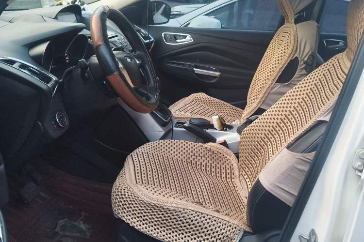Used Ford Kuga 2013 1.6L GTDi Two-Wheel-Drive Trend Model Left Front Seat