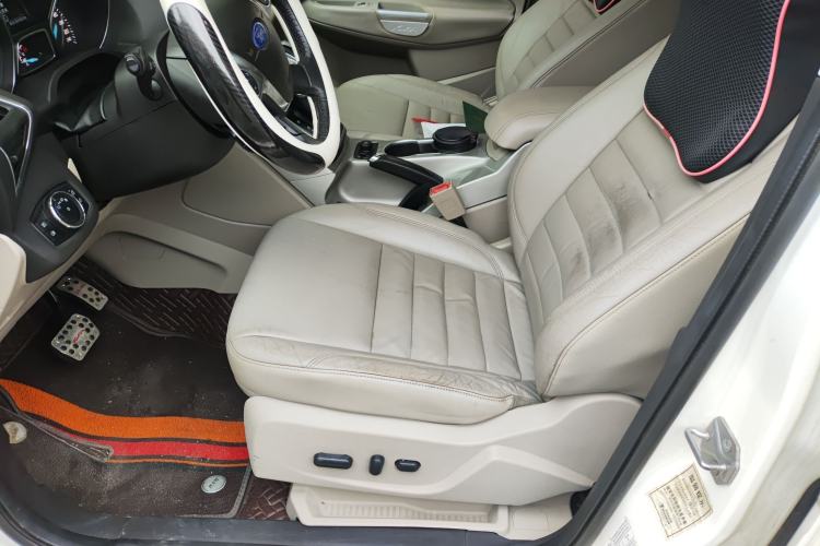 Used Ford Kuga 2013 2.0L GTDi Four-Wheel-Drive Sport Model Left Front Seat