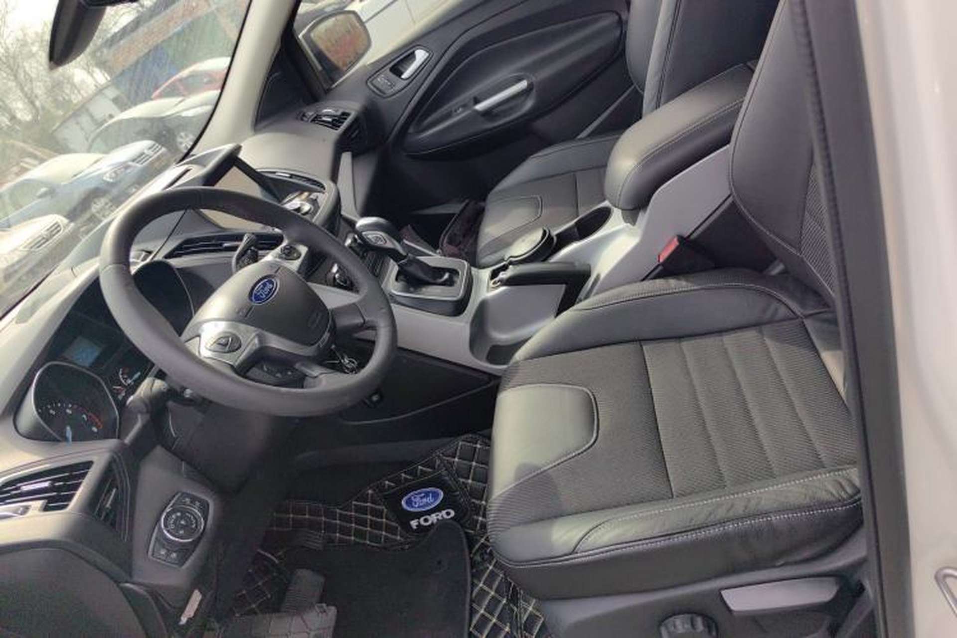 Used Ford Kuga 2013 1.6L GTDi Two-Wheel-Drive Trend Model Left Front Seat