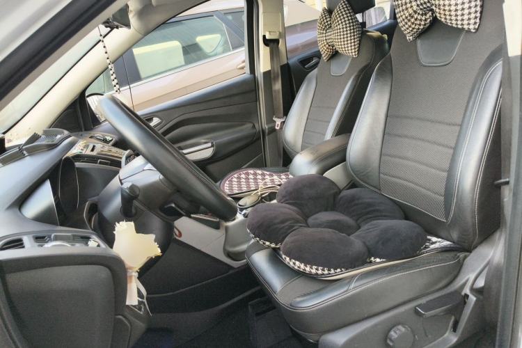 Used Ford Kuga 2013 1.6L GTDi Two-Wheel-Drive Trend Model Left Front Seat