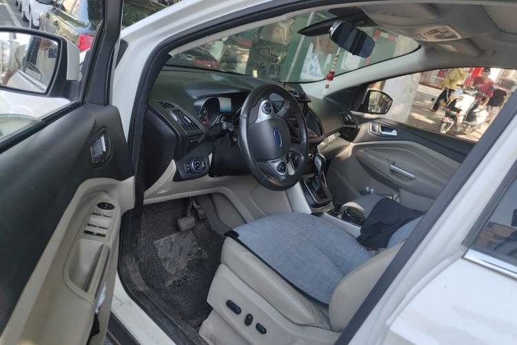 Used Ford Kuga 2013 2.0L GTDi Four-Wheel-Drive Elite Model Left Front Seat