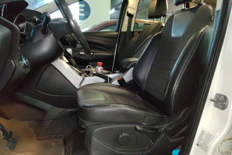 Used Ford Kuga 2013 1.6L GTDi Two-Wheel-Drive Trend Model Left Front Seat
