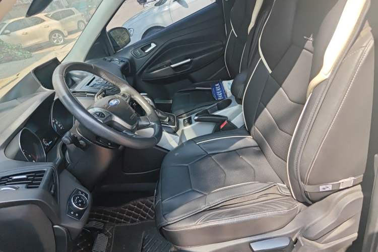 Used Ford Kuga 2013 1.6L GTDi Two-Wheel-Drive Trend Model Left Front Seat