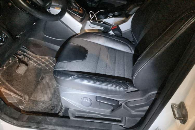 Used Ford Kuga 2013 1.6L GTDi Two-Wheel-Drive Trend Model Left Front Seat