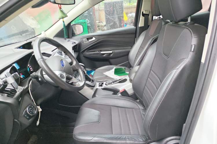 Used Ford Kuga 2013 1.6L GTDi Two-Wheel-Drive Trend Model Left Front Seat