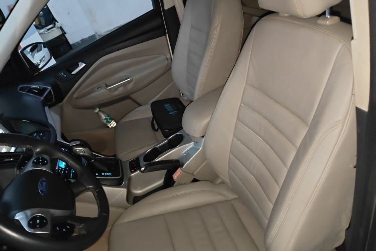 Used Ford Kuga 2013 2.0L GTDi Four-Wheel-Drive Elite Model Left Front Seat