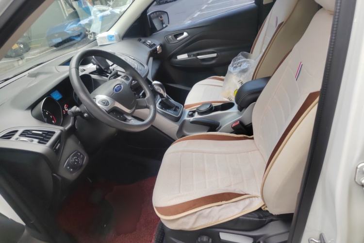 Used Ford Kuga 2013 1.6L GTDi Two-Wheel-Drive Trend Model Left Front Seat