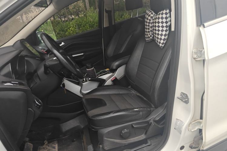 Used Ford Kuga 2013 1.6L GTDi Two-Wheel-Drive Trend Model Left Front Seat