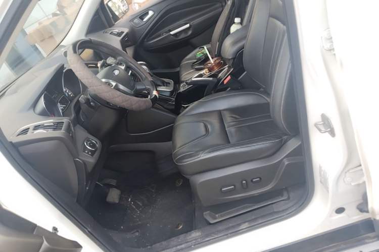 Used Ford Kuga 2013 2.0L GTDi Four-Wheel-Drive Sport Model Left Front Seat