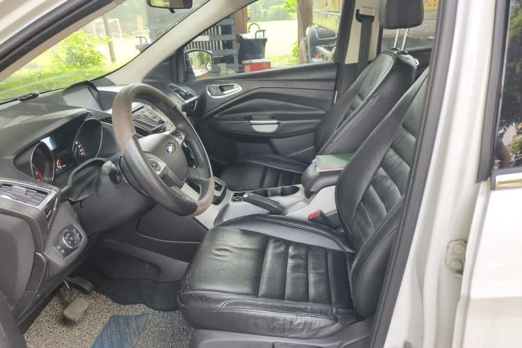 Used Ford Kuga 2013 1.6L GTDi Two-Wheel-Drive Comfort Model Left Front Seat