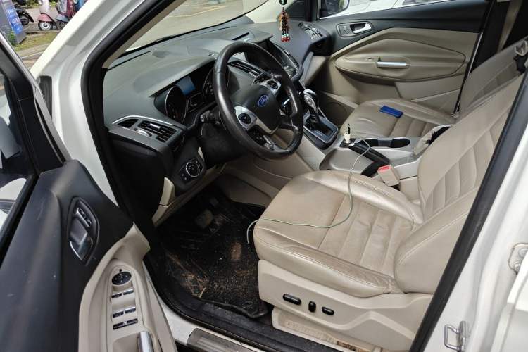 Used Ford Kuga 2013 2.0L GTDi Four-Wheel Drive Premium Model Left Front Seat