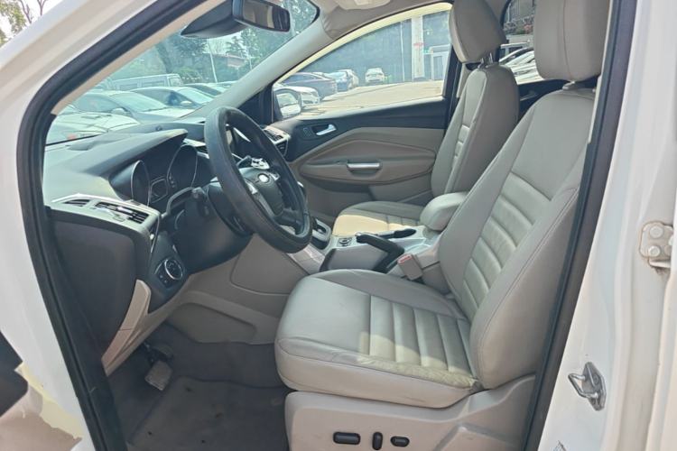 Used Ford Kuga 2013 2.0L GTDi Four-Wheel-Drive Sport Model Left Front Seat