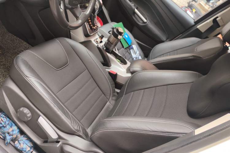 Used Ford Kuga 2013 1.6L GTDi Two-Wheel-Drive Trend Model Left Front Seat