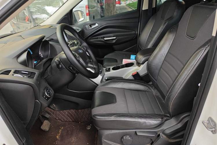 Used Ford Kuga 2013 1.6L GTDi Two-Wheel-Drive Trend Model Left Front Seat