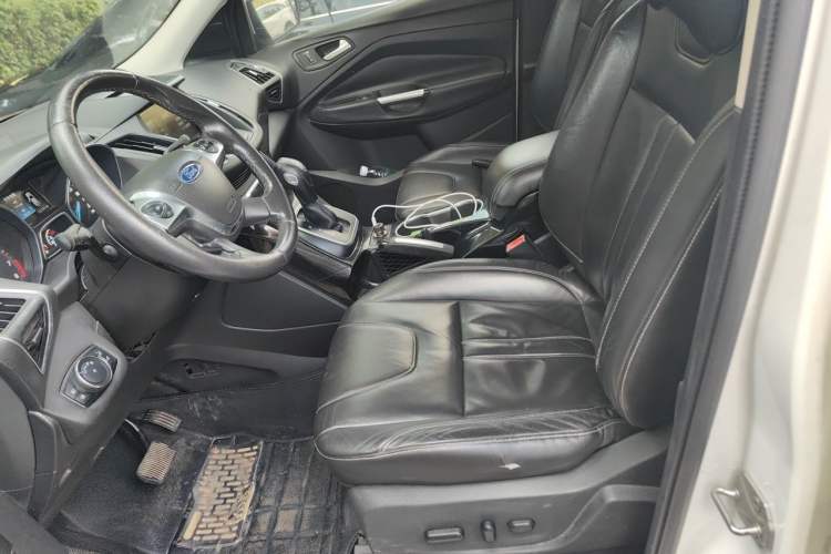 Used Ford Kuga 2013 2.0L GTDi Four-Wheel-Drive Sport Model Left Front Seat