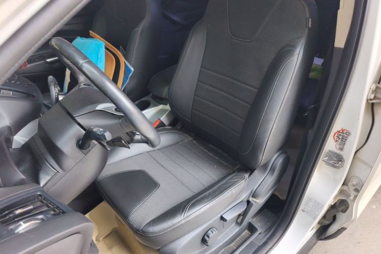Used Ford Kuga 2013 1.6L GTDi Two-Wheel-Drive Trend Model Left Front Seat