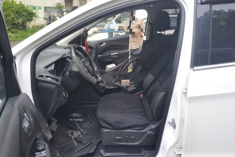 Used Ford Kuga 2013 2.0L GTDi Four-Wheel-Drive Sport Model Left Front Seat