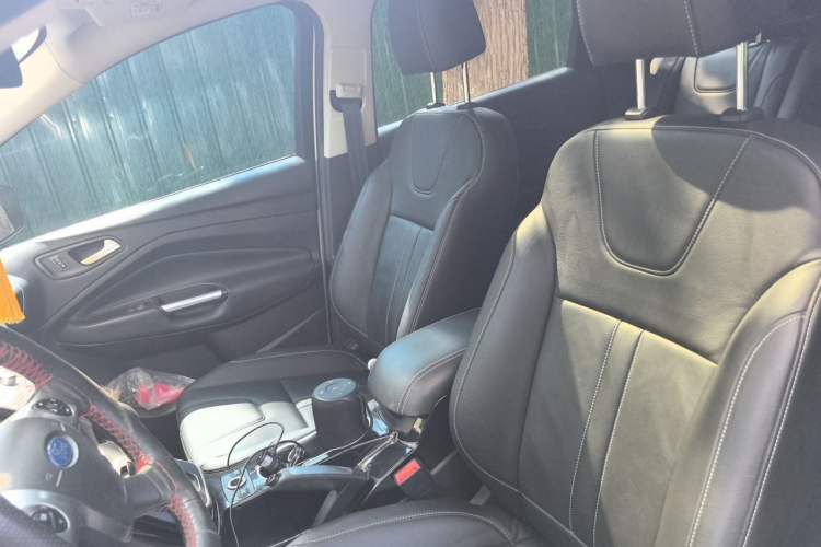 Used Ford Kuga 2013 2.0L GTDi Four-Wheel-Drive Sport Model Left Front Seat