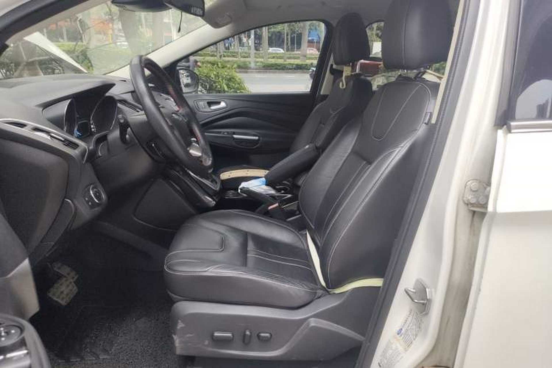 Used Ford Kuga 2013 2.0L GTDi Four-Wheel-Drive Sport Model Left Front Seat