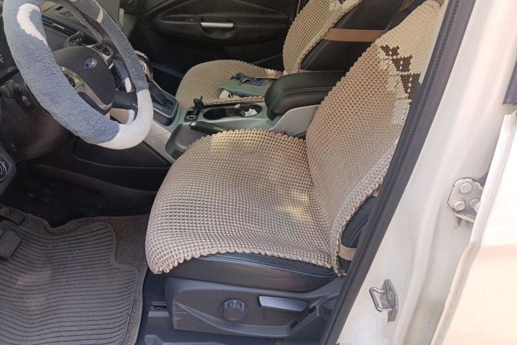 Used Ford Kuga 2013 1.6L GTDi Two-Wheel-Drive Trend Model Left Front Seat