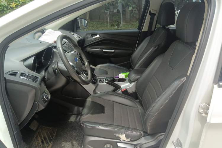 Used Ford Kuga 2013 1.6L GTDi Two-Wheel-Drive Trend Model Left Front Seat