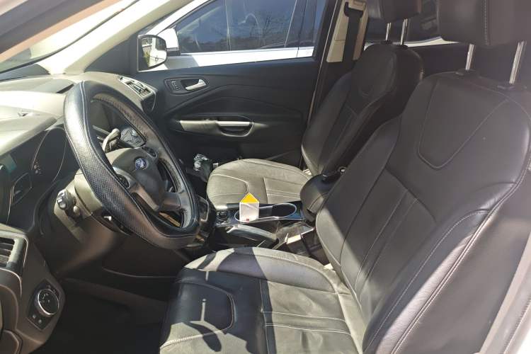 Used Ford Kuga 2013 2.0L GTDi Four-Wheel-Drive Sport Model Left Front Seat