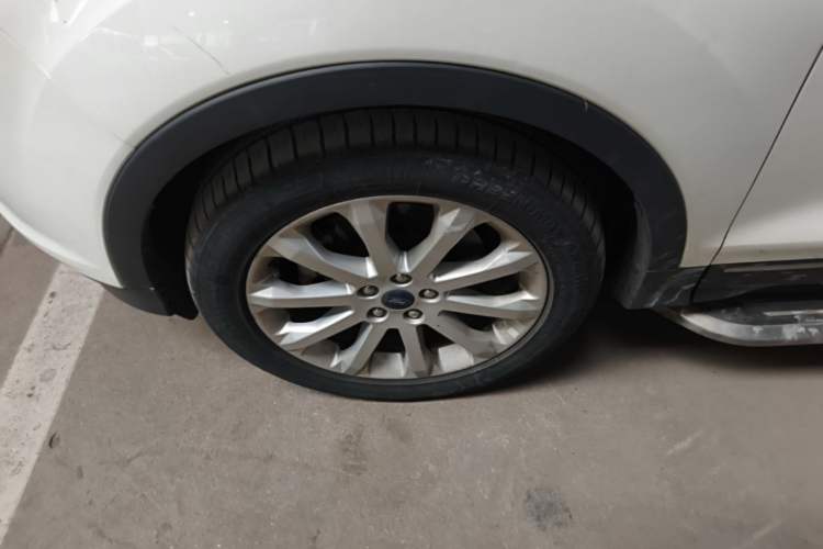 Used Ford Kuga 2013 2.0L GTDi Four-Wheel-Drive Elite Model Left Front Wheel Hub