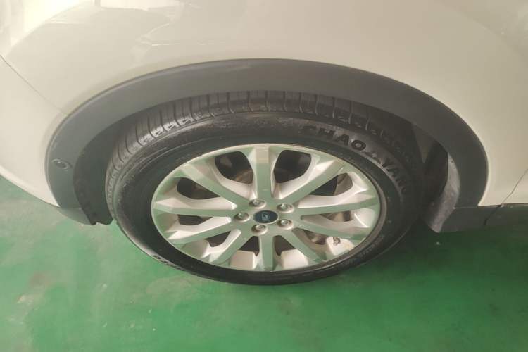 Used Ford Kuga 2013 2.0L GTDi Four-Wheel Drive Premium Model Left Front Wheel Hub