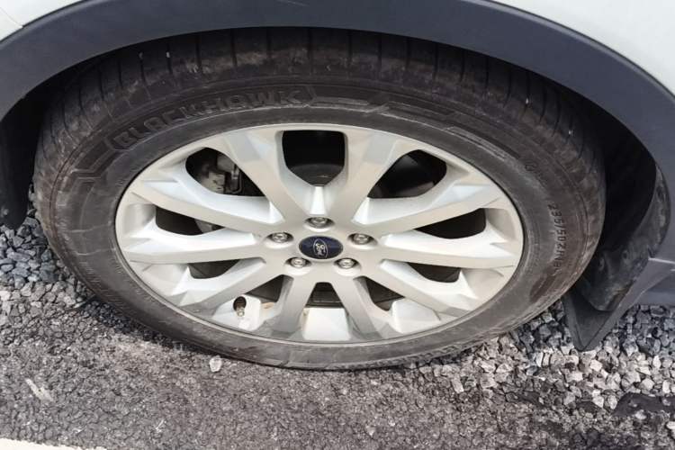 Used Ford Kuga 2013 1.6L GTDi Two-Wheel-Drive Trend Model Left Front Wheel Hub
