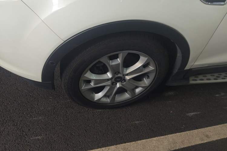 Used Ford Kuga 2013 2.0L GTDi Four-Wheel-Drive Sport Model Left Front Wheel Hub