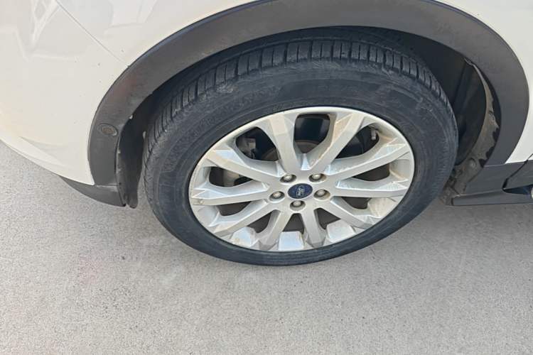 Used Ford Kuga 2013 2.0L GTDi Four-Wheel-Drive Sport Model Left Front Wheel Hub
