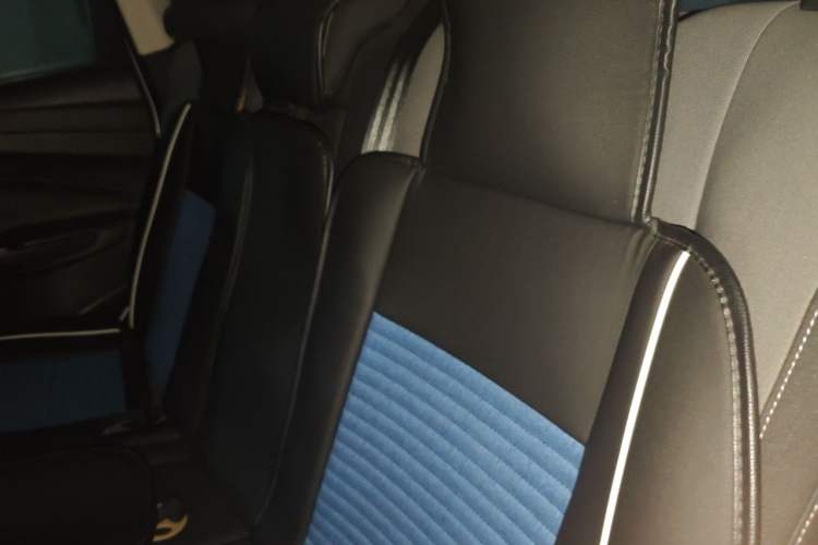 Used Ford Kuga 2013 1.6L GTDi Two-Wheel-Drive Comfort Model Left Rear Seat