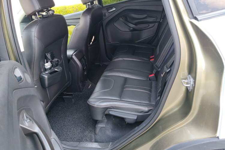 Used Ford Kuga 2013 2.0L GTDi Four-Wheel-Drive Sport Model Left Rear Seat