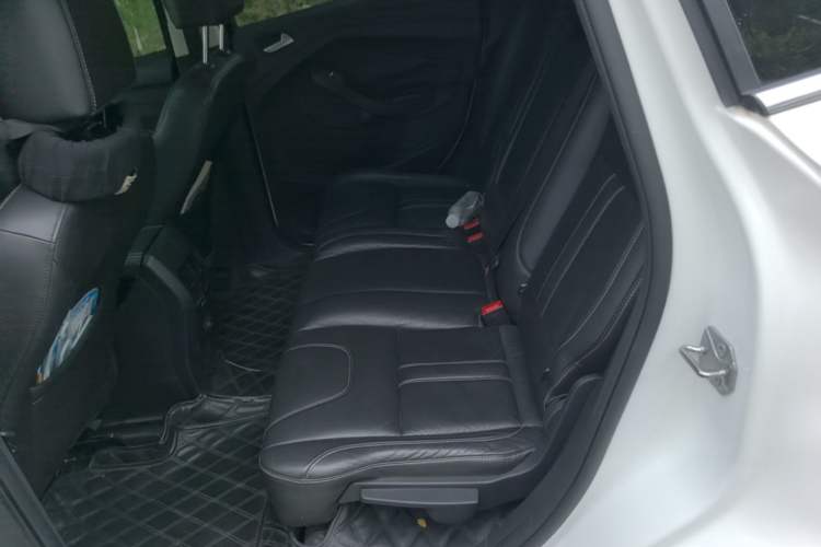 Used Ford Kuga 2013 2.0L GTDi Four-Wheel-Drive Sport Model Left Rear Seat