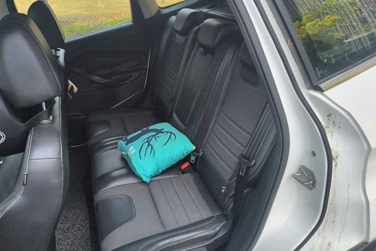Used Ford Kuga 2013 1.6L GTDi Two-Wheel-Drive Trend Model Left Rear Seat