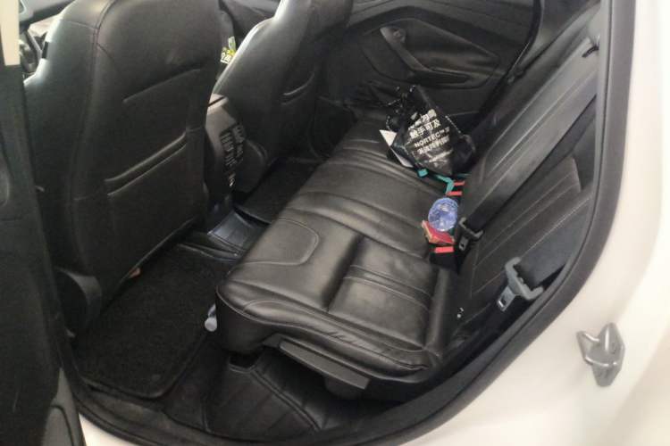 Used Ford Kuga 2013 2.0L GTDi Four-Wheel-Drive Sport Model Left Rear Seat