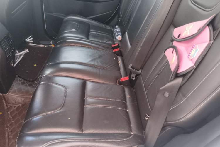 Used Ford Kuga 2013 2.0L GTDi Four-Wheel-Drive Sport Model Left Rear Seat
