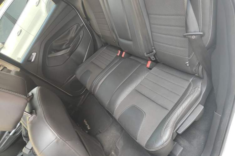 Used Ford Kuga 2013 1.6L GTDi Two-Wheel-Drive Trend Model Left Rear Seat