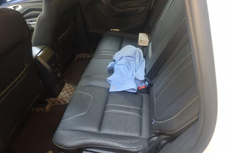 Used Ford Kuga 2013 2.0L GTDi Four-Wheel-Drive Elite Model Left Rear Seat