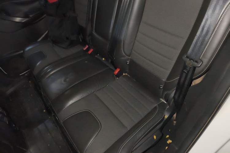 Used Ford Kuga 2013 1.6L GTDi Two-Wheel-Drive Trend Model Left Rear Seat