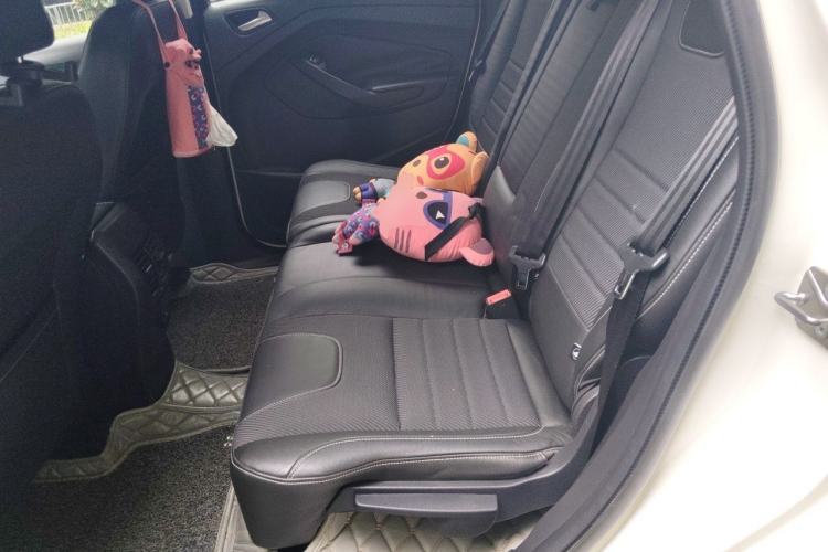 Used Ford Kuga 2013 1.6L GTDi Two-Wheel-Drive Trend Model Left Rear Seat