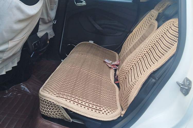 Used Ford Kuga 2013 1.6L GTDi Two-Wheel-Drive Trend Model Left Rear Seat