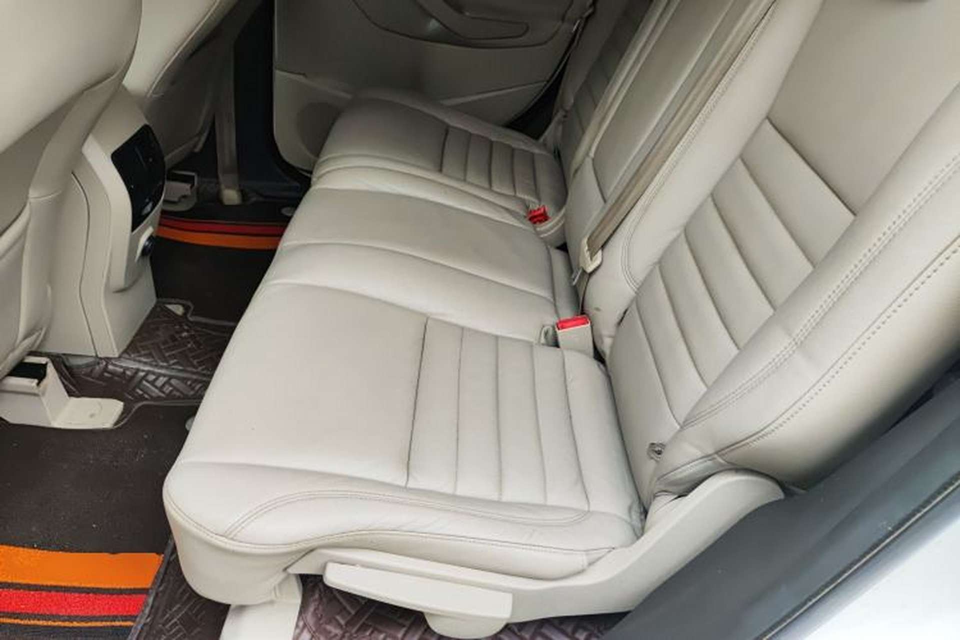 Used Ford Kuga 2013 2.0L GTDi Four-Wheel-Drive Sport Model Left Rear Seat