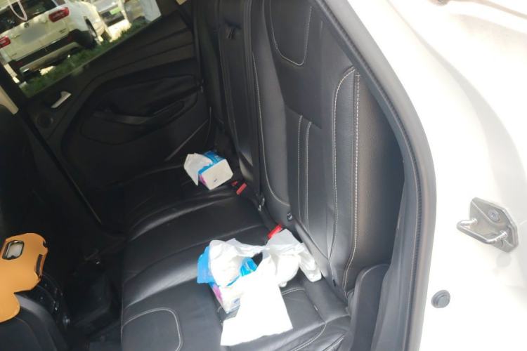 Used Ford Kuga 2013 2.0L GTDi Four-Wheel-Drive Sport Model Left Rear Seat
