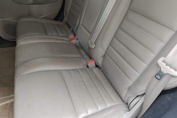 Used Ford Kuga 2013 2.0L GTDi Four-Wheel-Drive Sport Model Left Rear Seat