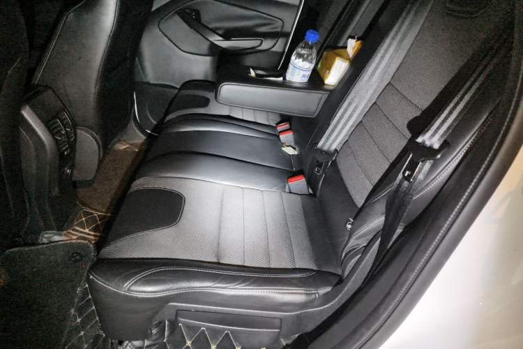 Used Ford Kuga 2013 1.6L GTDi Two-Wheel-Drive Trend Model Left Rear Seat