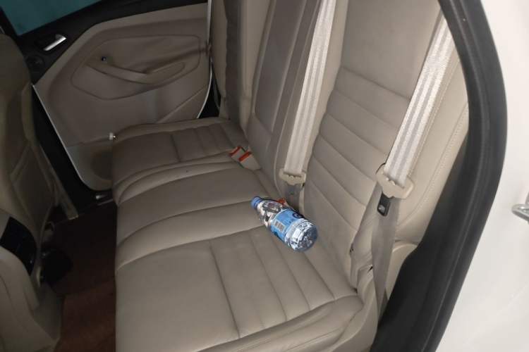 Used Ford Kuga 2013 2.0L GTDi Four-Wheel-Drive Elite Model Left Rear Seat