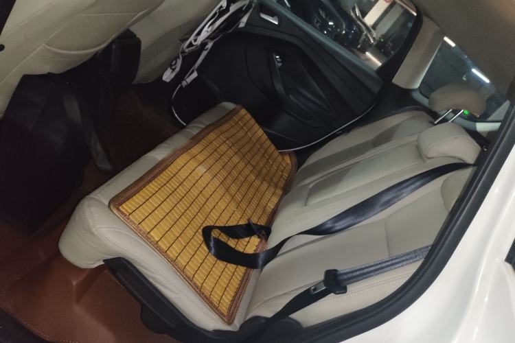 Used Ford Kuga 2013 1.6L GTDi Two-Wheel-Drive Comfort Model Left Rear Seat