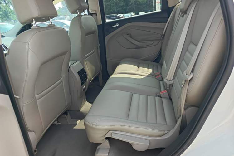 Used Ford Kuga 2013 2.0L GTDi Four-Wheel-Drive Sport Model Left Rear Seat