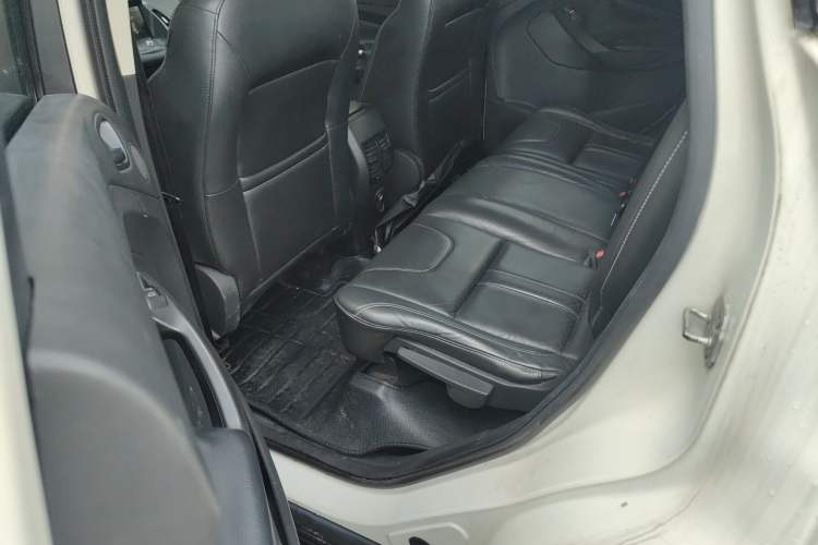 Used Ford Kuga 2013 2.0L GTDi Four-Wheel-Drive Sport Model Left Rear Seat